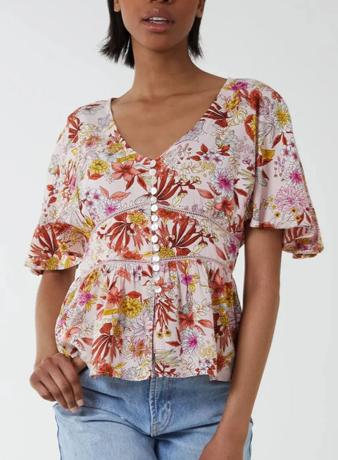 QED London Floral Short Sleeve V Neck Blouse