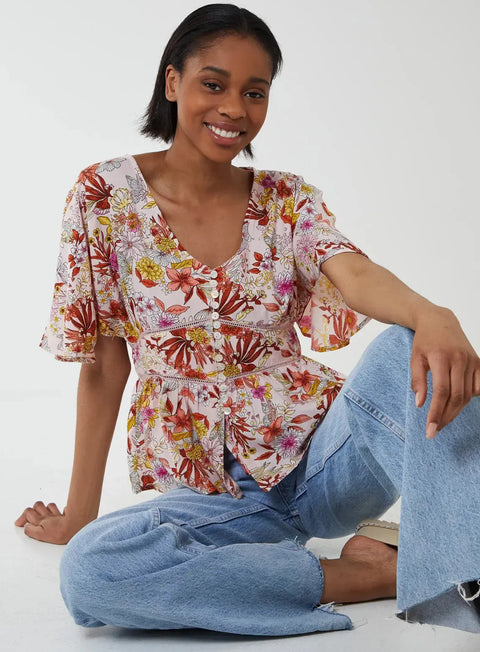 QED London Floral Short Sleeve V Neck Blouse