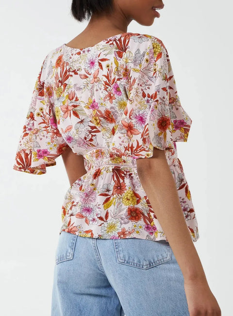 QED London Floral Short Sleeve V Neck Blouse