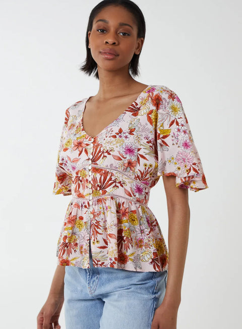 QED London Floral Short Sleeve V Neck Blouse